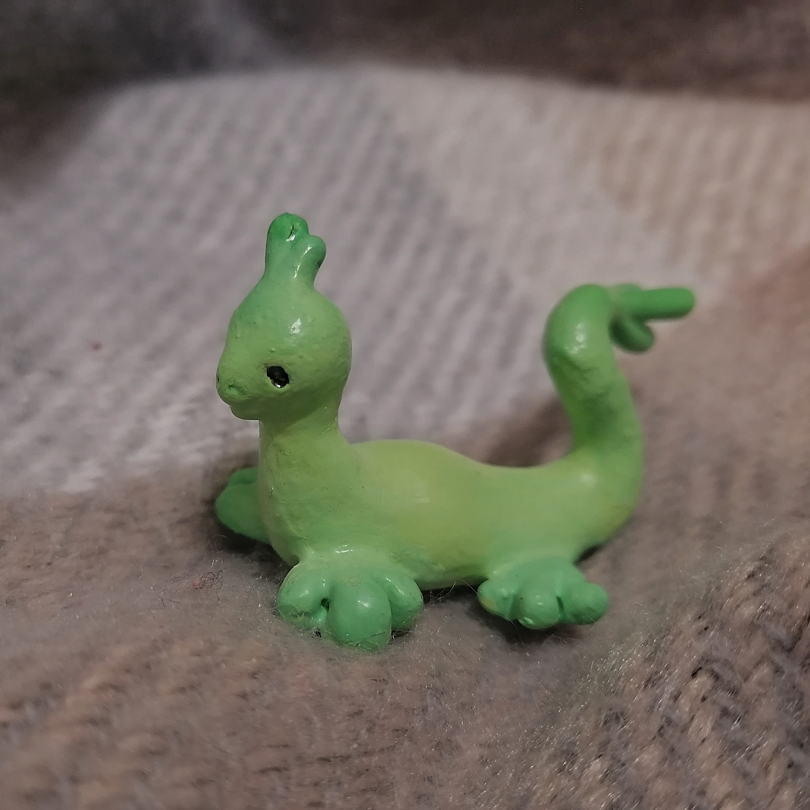 Фигурка - вид спереди